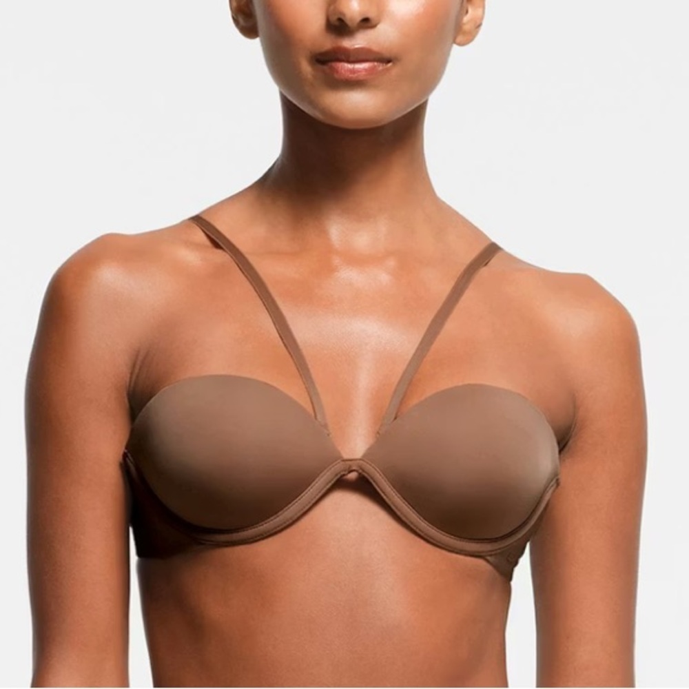 SKIMS Multi-Way Bra - color Jasper - Picture 5 of 15